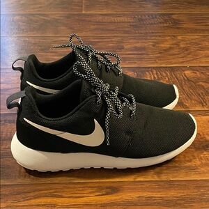 Nike Roshe One Sneakers - size 8